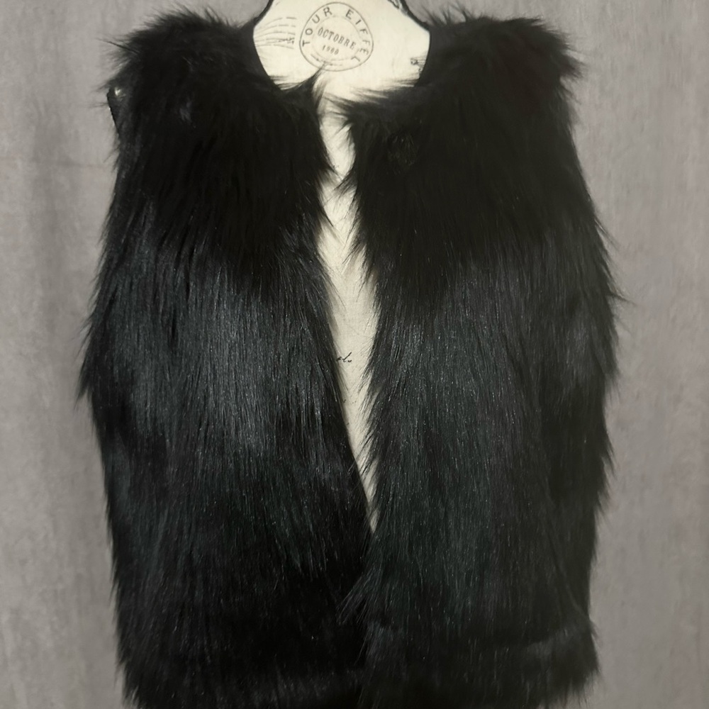 Mossimo Chic Black Faux Fur Vest